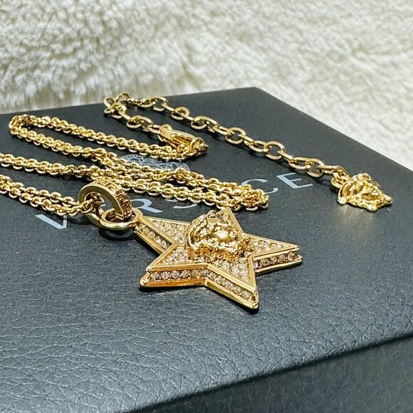 NIB Versace Star Galaxy Gold Medusa Crystal Pendant Necklace $595 - Picture 8 of 16